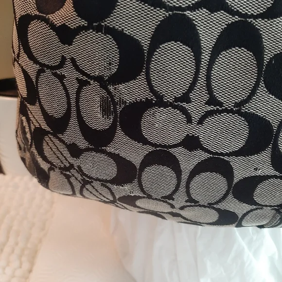 Coach purses - Picture 4 of 16